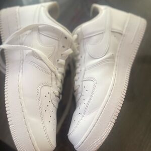 Men's White Low-Top Sneakers with Cushioned Comfort